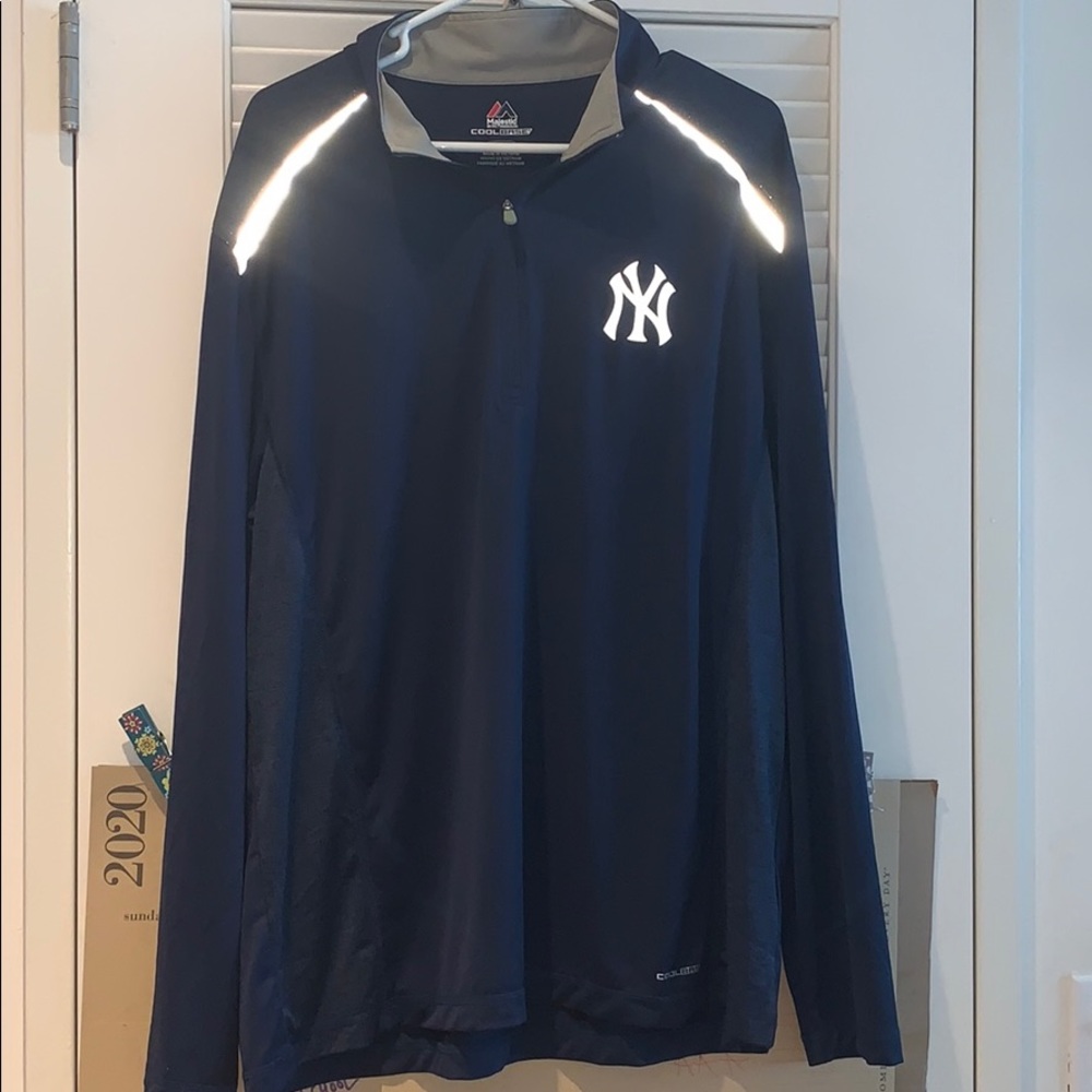 Men’s navy Yankees pullover